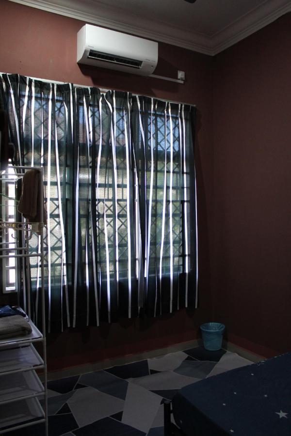 Mumnkidzzz Homestay At Kerteh Kampong Pengkalan Pangan Luaran gambar